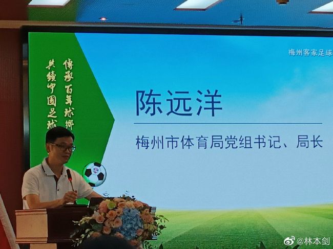 此外，他还与平图斯一起进行了专门训练，在皇马今年的最后一次训练中，居勒尔拿出了他最好的状态，这让他比以往任何时候都更接近他的首秀。